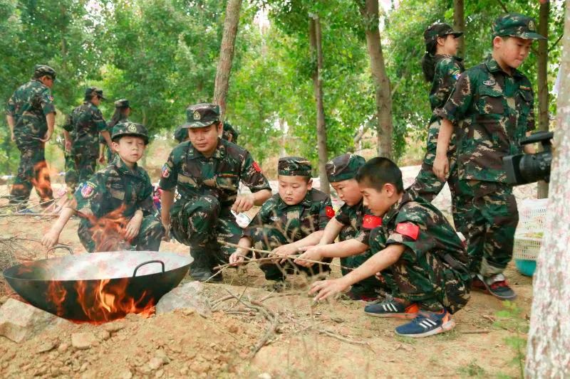 东亚球队展现团结力量,共赴战场(东亚球队展现团结力量,共赴战场英文) 东亚球队展现团结力量,共赴战场(东亚球队展现团结力量,共赴战场英文)