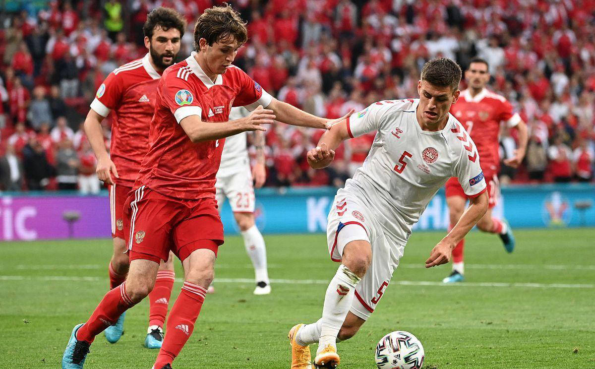 AG亚游app下载-欧国联冠军风云变幻，争夺对决成为焦点(欧联杯决赛一场还是两场)